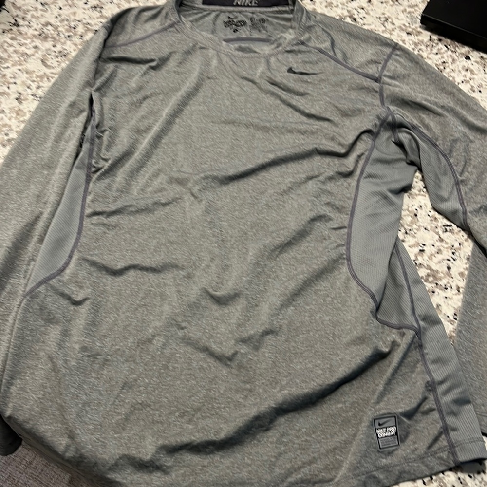 Nike pro combat fitted large lightweight tee